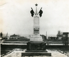 Памятник И.Р. Апанасенко