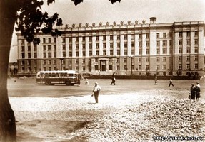 Лето 1957 года. Дом Советов.