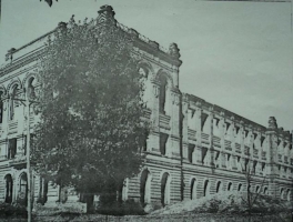 Здание бывшей женской гимназии